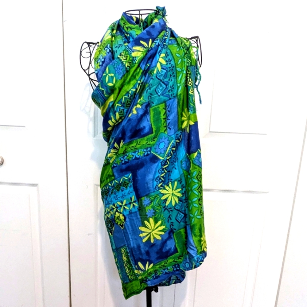 Rayon Sarong in Bold Blue Green & Yellow Design